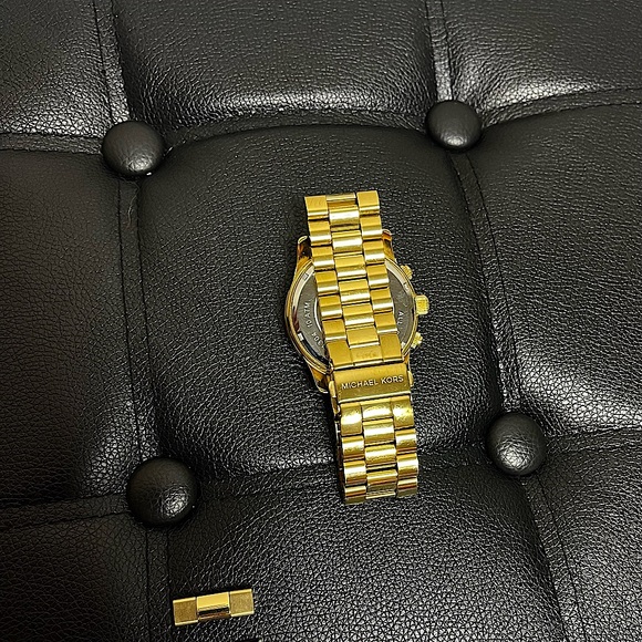 Michael Kors Watch - Picture 5 of 8